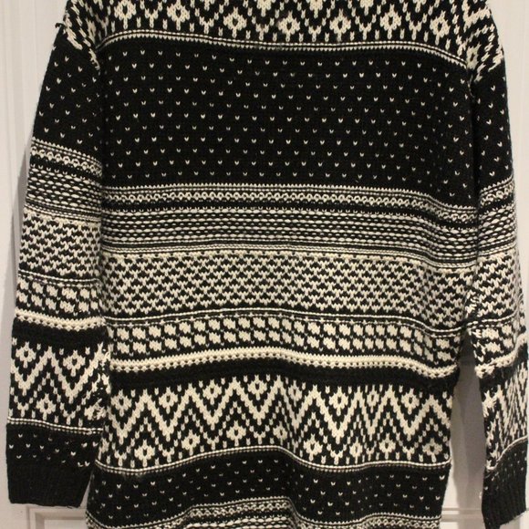 3/$25 🏷 Seduction Black & White Knit Sweater Size M - Picture 4 of 4